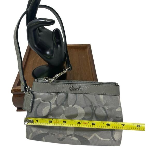 COACH WRISTLET BAG CANVAS LEATHER SIGNATURE GRAY PLEATED AESTHETIC KAWAII - Picture 5 of 16